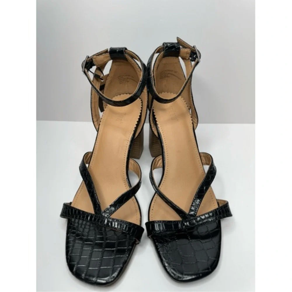 Crevo Women Black Croc Embossed Leather Block Heel Strappy Sandals Size 8 NEW
